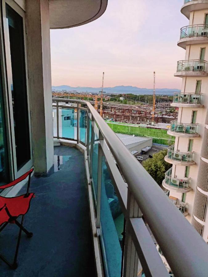Azure Urban Resort With Wifi And Netflix Пасай Экстерьер фото